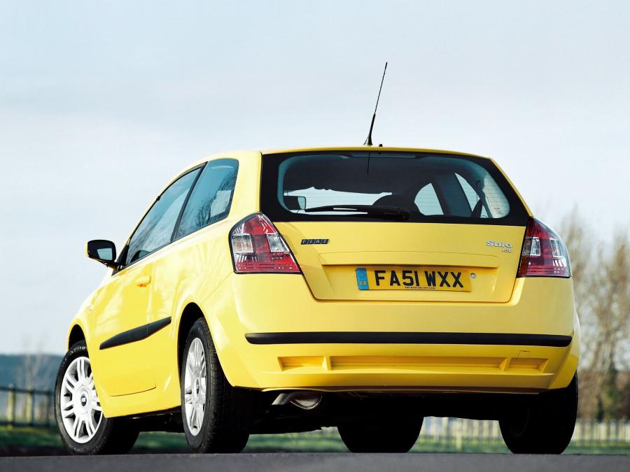  Fiat Stilo 3-Door 2001 года  (UK) (фото 3 из 3)